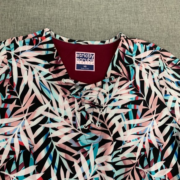 Brand New! Strictly Scrubs Stretch Top Women's XS Multicolor Comfortable Soft - Picture 4 of 13